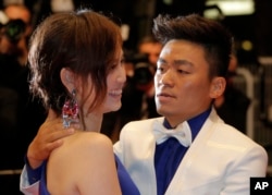 2013年5月17日王宝强和马蓉出席法国康城电影节，参加电影《天注定》的放映式