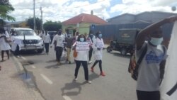 “Com positiva, não se reprova!” marca protestos de técnicos de Saúde não contratados pelo Governo na Huíla - 2:00