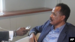 Le président érythréen Isaias Afewerki interviewé par VOA à New York.