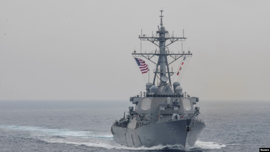 Khu trục hạm có phi đạn dẫn đường USS Fitzgerald trong một cuộc diễn tập trên Biển Nhật Bản hôm 1/6/17