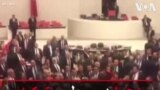 دعوا در مجلس ترکیه بین حامیان و مخالفان رجب طیب اردوغان