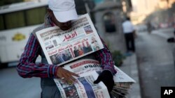 Un vendeur de journaux égyptien au Caire, Égypte, 9 novembre 2016.