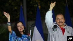  Daniel Ortega et la vice-présidente du Nicaragua...sa femme Rosario Murillo, Managua, le 6 novembre 2016. (AP Photo/Esteban Felix)