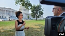 مسیح علی‌نژاد در گفت‌وگو با بخش فارسی صدای آمریکا، روز سه‌شنبه در واشنگتن و مقابل کنگره