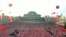 大眾聚集在平壤金日成廣場慶祝統治國家的朝鮮勞動黨建黨75週年。(2020年10月10日)