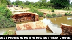 Ponte destruída, Liupo, Nampula