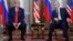 Дональд Трамп и Владимир Путин перед началом встречи «один на один» в Президентском дворце в Хельсинки, Финляндия, 16 июля 2018 