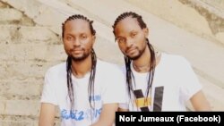 Max Nsenga Ntumba et Percé Muamba Ntumba, les deux jumeaux rappeurs du groupe Noir Jumeaux ou Jum Black. 