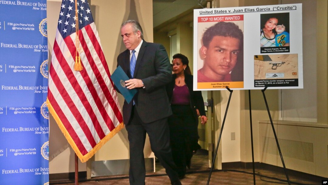 George Venzelos, director asitente de la oficina del FBI en Nueva York, hablaron sobre el pandillero de la MS-13.