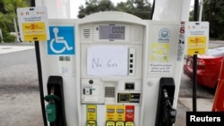 Una gasolinera en St. Petersburg, Florida, se quedó sin combustible el 7 de octubre de 2024.