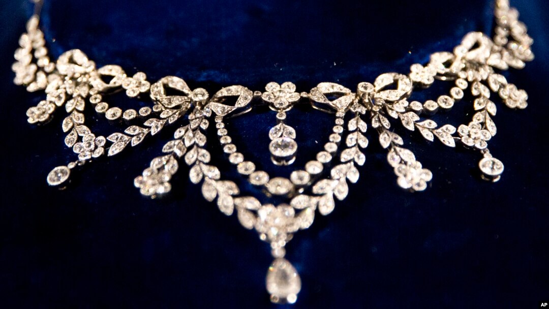 A garland necklace made of platinum and diamonds on display in The Boudoir during the grand opening of the DIVA diamond and silver museum in Antwerp, Belgium on Friday, May 4, 2018.