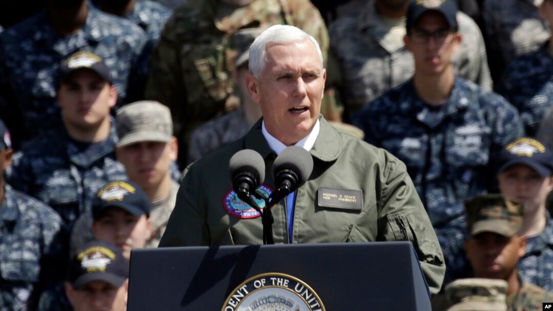 Mike Pence no Japão.