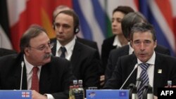 Министр иностранных дел Грузии Григол Вашадзе и Генсек НАТО Андерс Фог Расмуссен