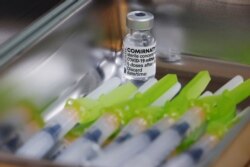Vaksin COVID-19 Pfizer-BioNTech di sebuah pusat vaksinasi di Seoul, Korea Selatan, 10 Maret 2021. (REUTERS/Kim Hong-Ji)