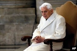 Papa Benedikt XVI jedini je poglavar Rimokatoličke crkve za gotovo 600 godina koji je napustio svoj položaj.