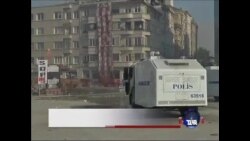 土耳其警察进入伊斯坦布尔的塔克西姆广场