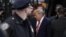 Ông Donald Trump trên đường tới New York để chuẩn bị trình diện trước tòa