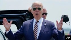 Predsjednik SAD Joe Biden odgovara na pitanja novinara tokom posjete Pennsylvaniji (Foto: AP/Susan Walsh)