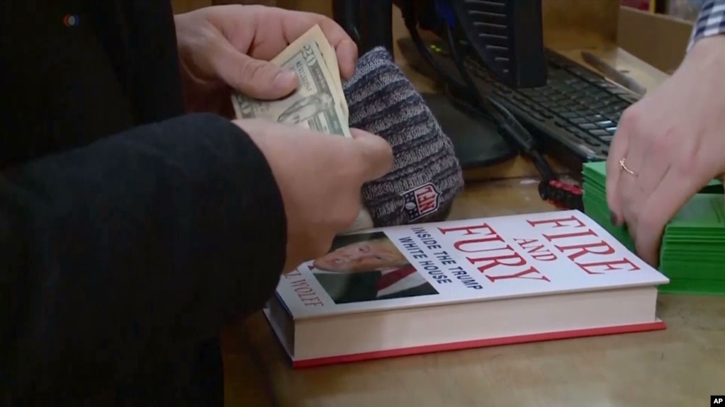 Del në shitje libri i bujshëm për presidencën Trump