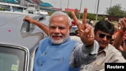 印度總理當選人莫迪受到支持者熱烈歡迎