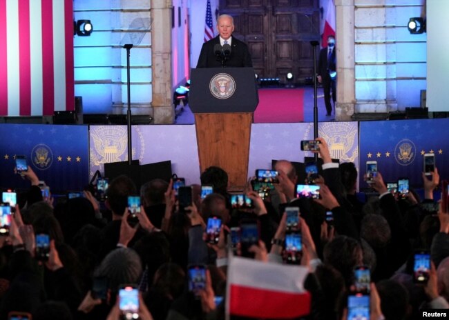 U.S. President Joe Biden speaks during an event at the Royal Castle, amid Russia's invasion of Ukraine, in Warsaw, Poland, March 26, 2022. (REUTERS/Aleksandra Szmigiel)