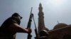 An ninh Ai Cập bắn người biểu tình bị vây tại một đền thờ ở Cairo