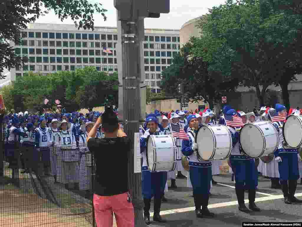 Makada na zagaya birnin Washington DC a ranar bikin zagayowar ranar da Amurka ta samu &#39;yancin kai, Yuli, 4, 2017