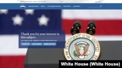 La Casa Blanca de Donald Trump aún no tiene un sitio web en español.