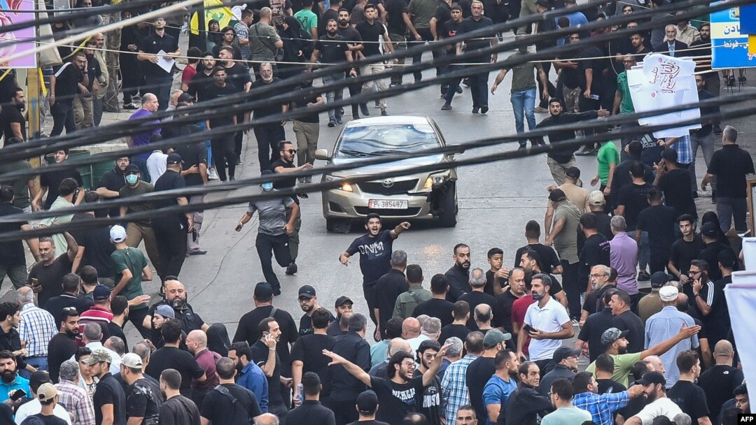 Stanovnici Bejruta na sahrani pripadnika Hezbolaha (Foto: Fadel ITANI / AFP)