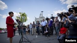 Baltimore Mayor Stephanie Rawlings-Blake speaks at a news conference outside the Mondawmin Mall in Baltimore, Maryland May 3, 2015.