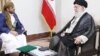 به تازگی محمد عبدالسلام سخنگوی گروه شورشی حوثی در تهران با خامنه ای دیدار کرد. آمریکا می گوید ایران با حمایت از گروه های شورشی، خاورمیانه رابی ثبات کرده است.
