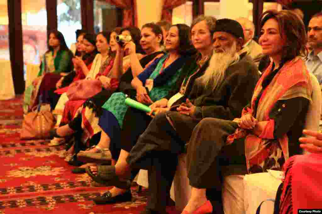 پہلے روز سماجی رضاکار عبدالستار ایدھی کی زندگی پر اطالوی زبان میں لکھی جانے والی ایک کتاب کی رونمائی بھی ہوئی