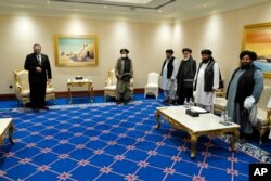 آقای پمپئو با مذاکره‌کنندگان گروه طالبان در قطر دیدار کرد