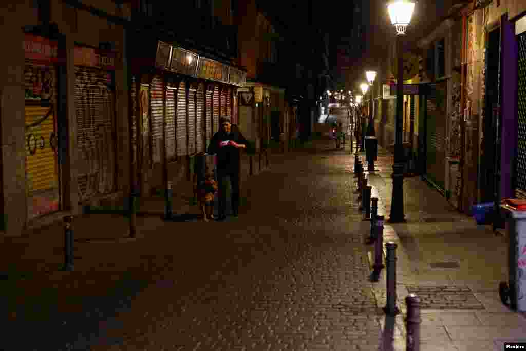 De la nada, las calles empezaron a verse desoladas, mientras un extraño silencio se apoderaba de otrora ruidosos lugares como la turística Madrid, en España.