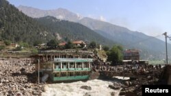تا کنون کشته شدن کم از کم ۴۰ نفر و ناپدید شدن ده‌ها نفر دیگر در اثر این سیلاب‌ها در ولایت نورستان گزارش شده است.