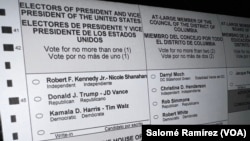 Boleta para voto adelantado enviada en el Distrito de Columbia de cara a las elecciones generales del 5 de noviembre en Estados Unidos.