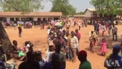 Longues files devant les bureaux de vote en Centrafrique