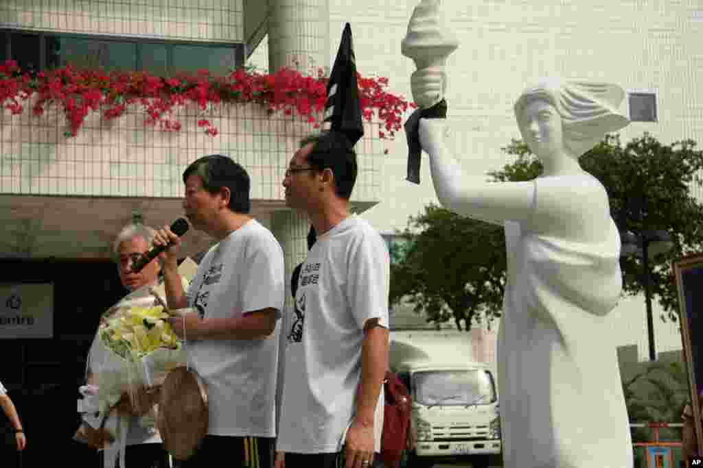 港人悼念胡耀邦与方励之 决心平反六四