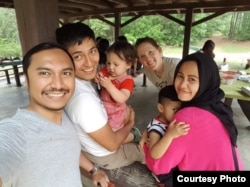 Rizki Harahap menjalankan ibadah puasa bersama keluarga di Durham, North Carolina (foto: courtesy).