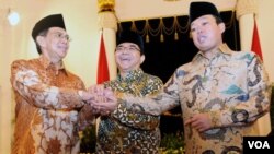 Ketua Komisi Aparatur Sipil Negara Sofian Effendi (kiri), Kepala BKPM Franky Sibarani, dan Kepala BNP2TKI Nusron Wahid usai dilantik oleh Presiden Jokowi di Istana Negara Kamis, 27/11 (VOA/Andylala)