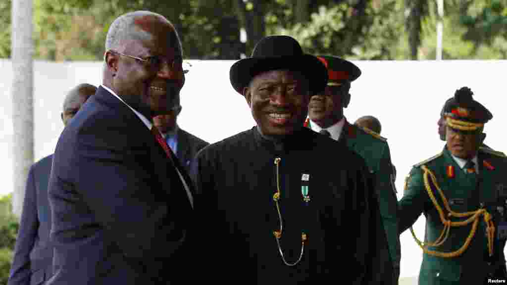 Shugaba Goodluck Jonathan na Najeriya da Shugaba Ernest Bai Koroma na Sierra Leone 