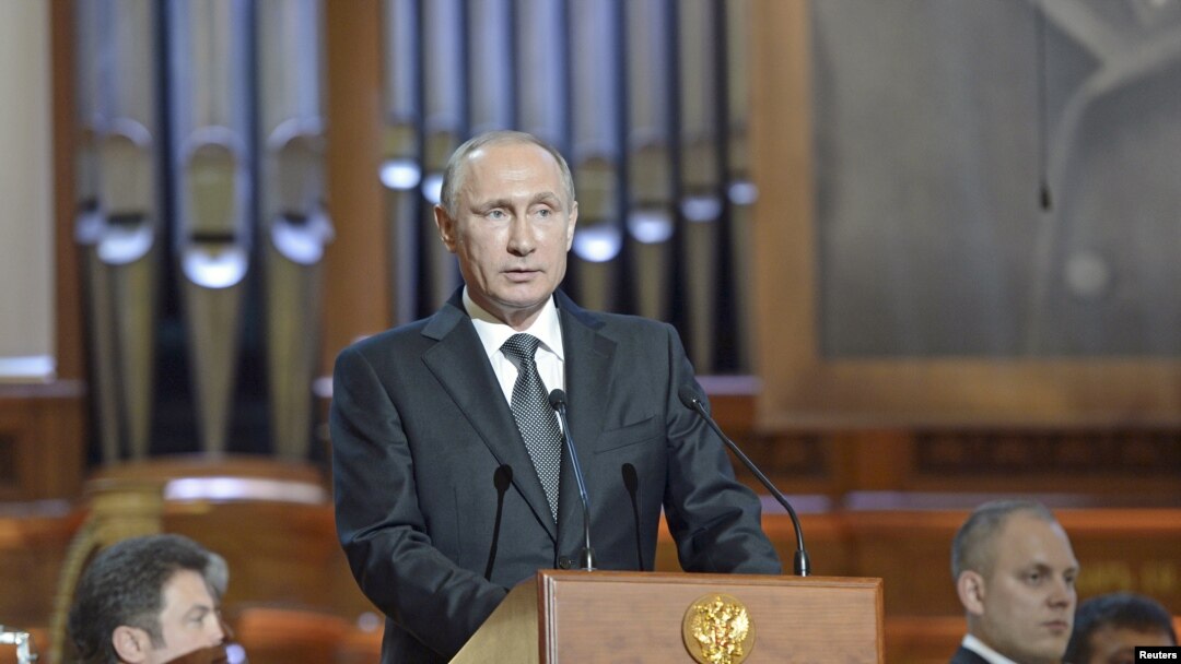 Presiden Rusia Vladimir Putin berpidato di Moskow dalam sebuah konser gala di Moskow (2/7). (Reuters/Aleksey Nikolskyi)