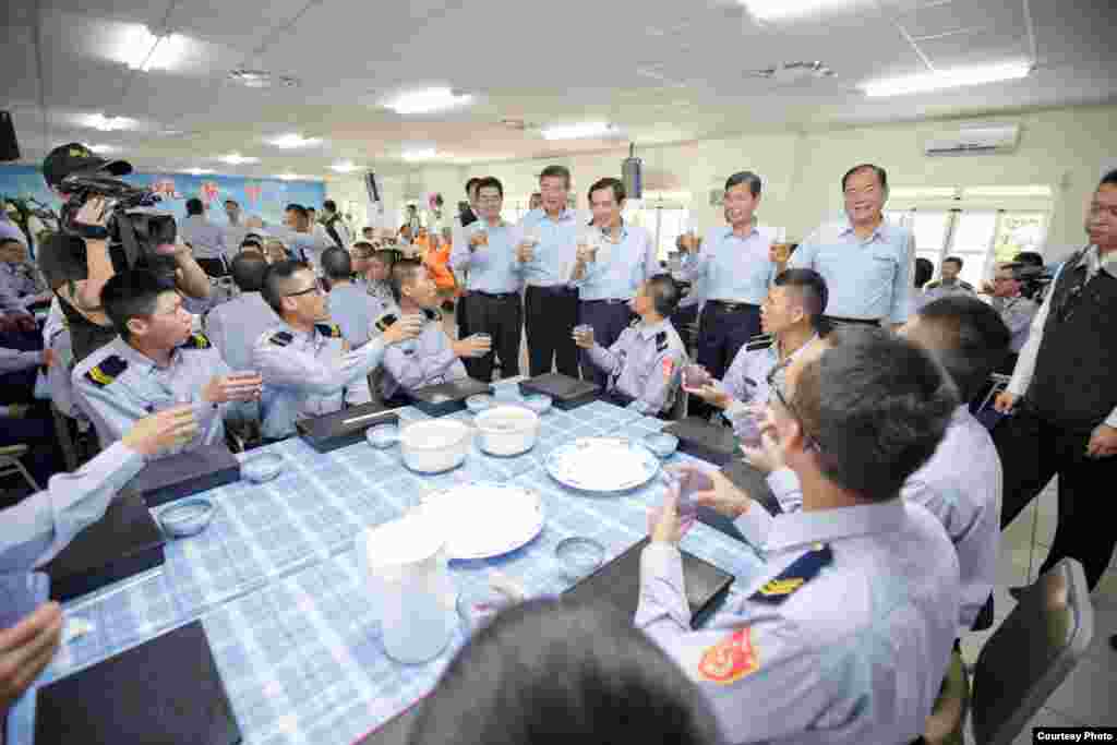 太平岛驻岛人员向总统贺年（台湾总统府）