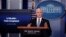 លោក​អនុប្រធានាធិបតី Mike Pence ថ្លែង​អំពី​មេរោគ​កូរ៉ូណា​នៅ​ក្នុង​សេតវិមាន កាលពី​ថ្ងៃទី១៧ ខែមេសា ឆ្នាំ២០២០។