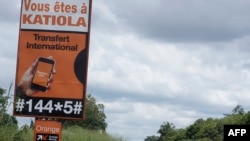 Un panneau à l'entrée de la ville de Katiola, Côte d’Ivoire, 6 septembre 2017.