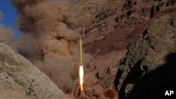이란이 지난 3월 공개한 카드르-H 장거리 탄도미사일 시험발사 장면. (자료사진)