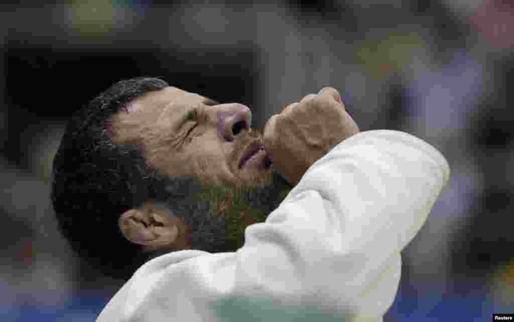 Elkhan Mammadov of Azerbaijan celebrates after his victory against Henk Grol of the Netherlands during their men's under 100kg final during the 2013 Judo World Championships in Rio de Janeiro August 31, 2013. REUTERS/Ricardo Moraes (BRAZIL - Tags: SPORT