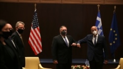 Sekretari amerikan i Shtetit, Mike Pompeo me Ministrin e Jashtëm grek, Nikos Dendias