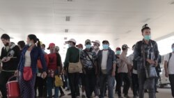 ထိုင်းမှာစက်ရုံတွေပိတ်လို့ မြန်မာအလုပ်သမားတွေ အခက်တွေ့