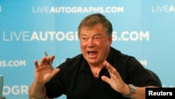 Aktor William Shatner dalam sebuah acara di Culver City, California, pada 13 Agustus 2008. (Foto: Reuters/Mario Anzuoni)